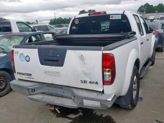 1N6AD07W89C415272 - 2009 NISSAN FRONTIER C WHITE photo 4