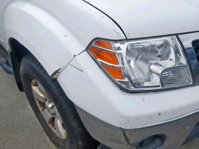 1N6AD07W89C415272 - 2009 NISSAN FRONTIER C WHITE photo 9