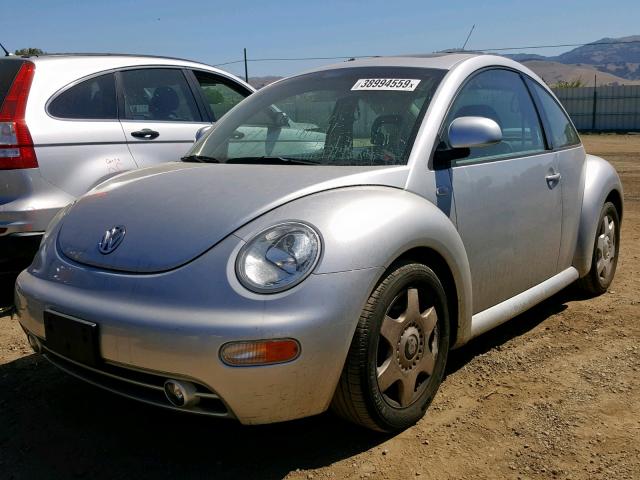 3VWDD21C9YM419268 - 2000 VOLKSWAGEN NEW BEETLE ნაცრისფერი ფოტო 2