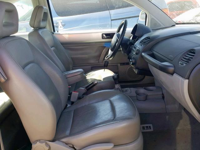 3VWDD21C9YM419268 - 2000 VOLKSWAGEN NEW BEETLE ნაცრისფერი ფოტო 5