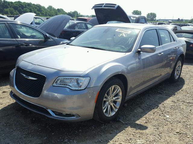 2C3CCAAG7JH137640 - 2018 CHRYSLER 300 TOURIN SILVER photo 2