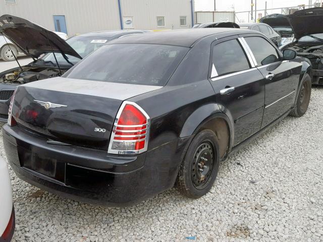 2C3KA43R96H119326 - 2006 CHRYSLER 300 BLACK photo 4