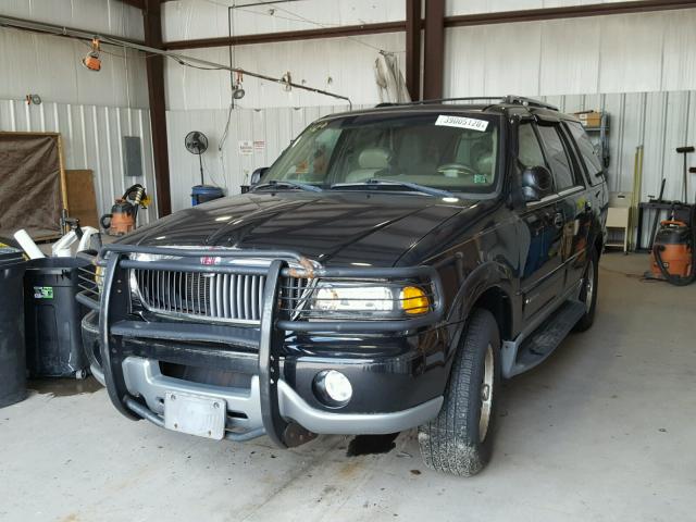 5LMFU28A3YLJ27674 - 2000 LINCOLN NAVIGATOR 黑色 照片 2