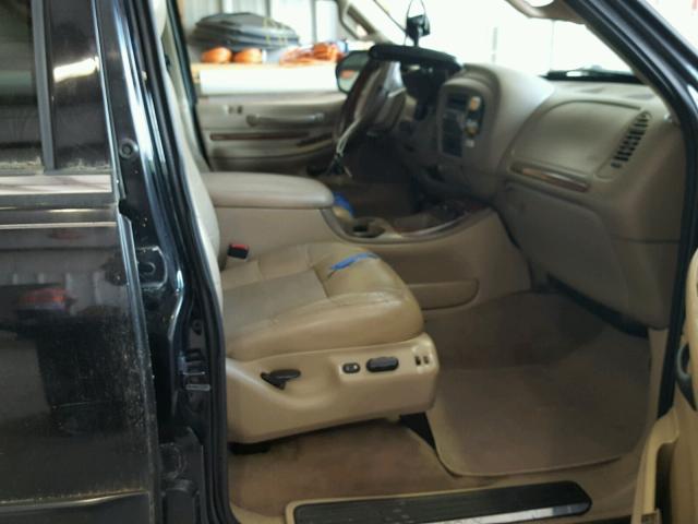 5LMFU28A3YLJ27674 - 2000 LINCOLN NAVIGATOR 黑色 照片 5