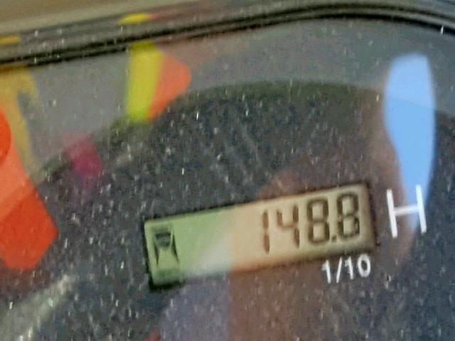 65GCK01118 - 2017 MAHINDRA AND MAHINDRA TRACTOR RED photo 8