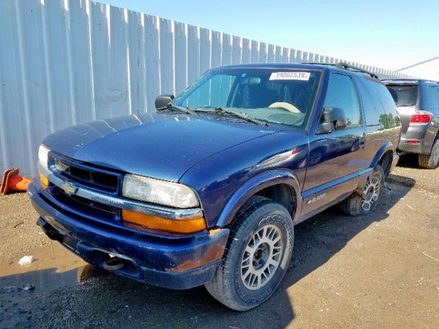 1GNCT18W52K218498 - 2002 CHEVROLET BLAZER BLUE photo 2