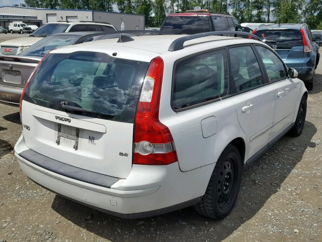 YV1MW382052103092 - 2005 VOLVO V50 2.4I WHITE photo 4