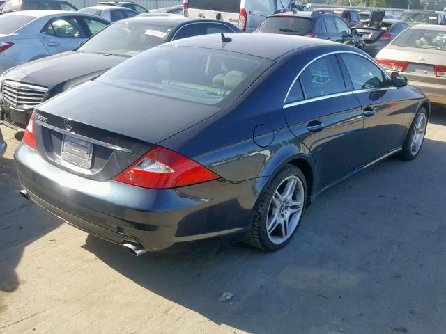 WDDDJ72X17A089959 - 2007 MERCEDES-BENZ CLS 550 BLUE photo 4