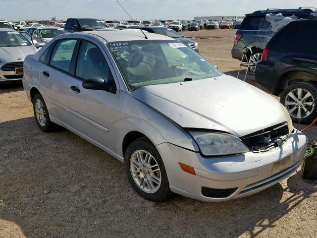 1FAFP34N25W111642 - 2005 FORD FOCUS ZX4 SILVER photo 1