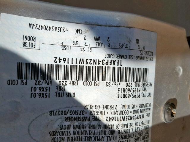 1FAFP34N25W111642 - 2005 FORD FOCUS ZX4 SILVER photo 10