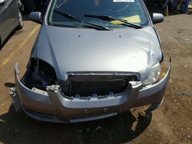 KL1TD5DE9AB132725 - 2010 CHEVROLET AVEO LS GRAY photo 7