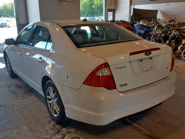 3FAHP0GA3BR284438 - 2011 FORD FUSION S WHITE photo 3