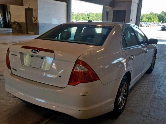 3FAHP0GA3BR284438 - 2011 FORD FUSION S WHITE photo 4