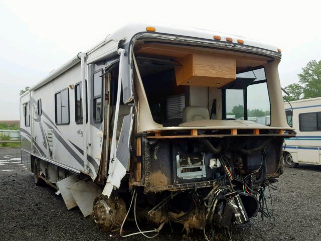 1RF32345222017669 - 2002 ROADMASTER RAIL STRAIGHT R WHITE photo 1