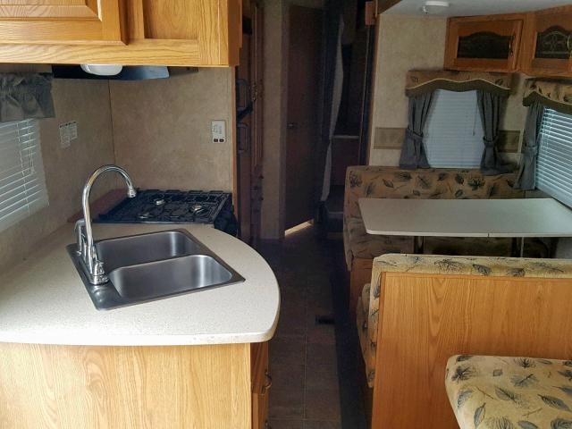 4X4FSBE296M070599 - 2006 FORR SALEM Weiß Foto 8