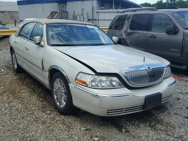 1LNHM82V27Y613792 - 2007 LINCOLN TOWN CAR S CREAM photo 1