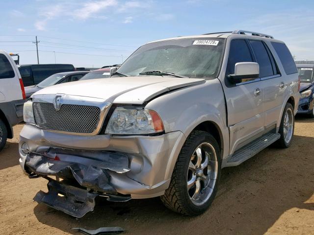 5LMFU27R43LJ14058 - 2003 LINCOLN NAVIGATOR GRAY photo 2