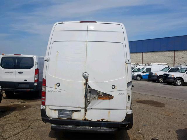 WDYPE845675204002 - 2007 FREIGHTLINER SPRINTER 2 WHITE photo 6