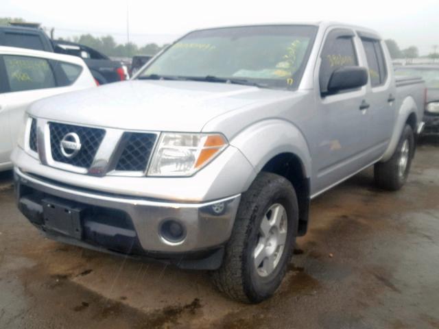 1N6AD07WX6C461374 - 2006 NISSAN FRONTIER C GRAY photo 2