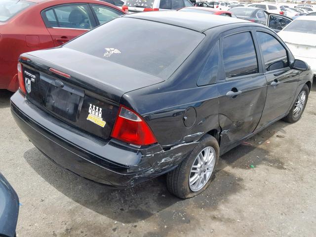 1FAHP34N27W263187 - 2007 FORD FOCUS ZX4 BLACK photo 4