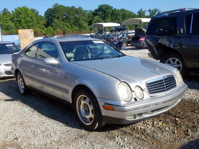 WDBLJ65G8WF034131 - 1998 MERCEDES-BENZ CLK 320 SILVER photo 1