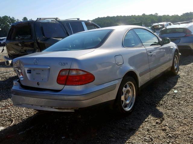 WDBLJ65G8WF034131 - 1998 MERCEDES-BENZ CLK 320 SILVER photo 4