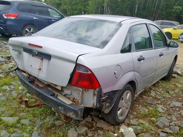 1FAFP34N77W308793 - 2007 FORD FOCUS ZX4 SILVER photo 4