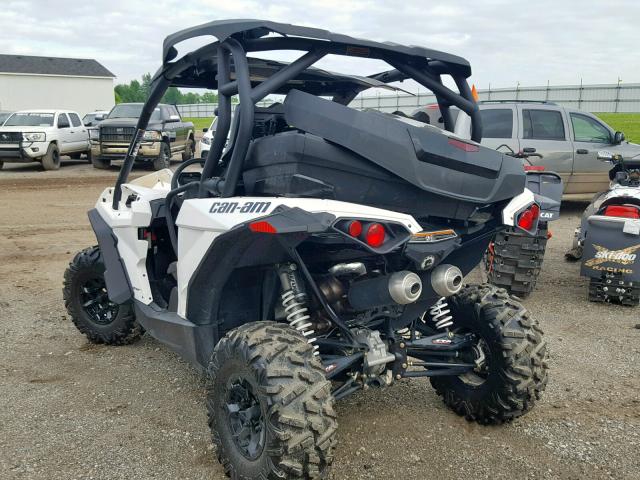 3JBPVAP25GJ000665 - 2016 CAN-AM MAVERICK X WHITE photo 3