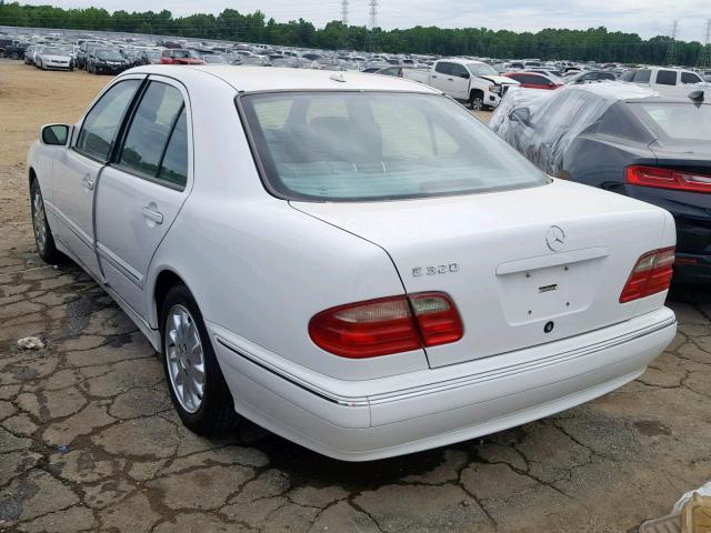 WDBJF65J1YB058706 - 2000 MERCEDES-BENZ E 320 WHITE photo 3