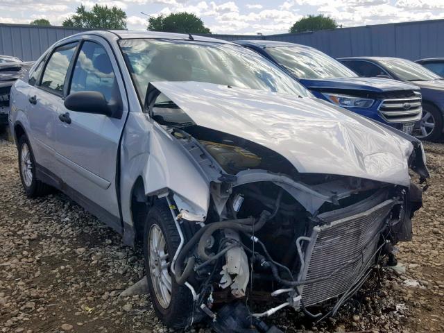 1FAFP34N95W117566 - 2005 FORD FOCUS ZX4 SILVER photo 1