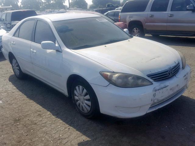 4T1BE30K25U022798 - 2005 TOYOTA CAMRY LE WHITE photo 1