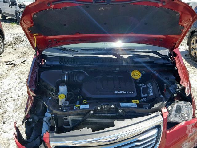 2C4RC1CG8GR150242 - 2016 CHRYSLER TOWN & COU RED photo 7