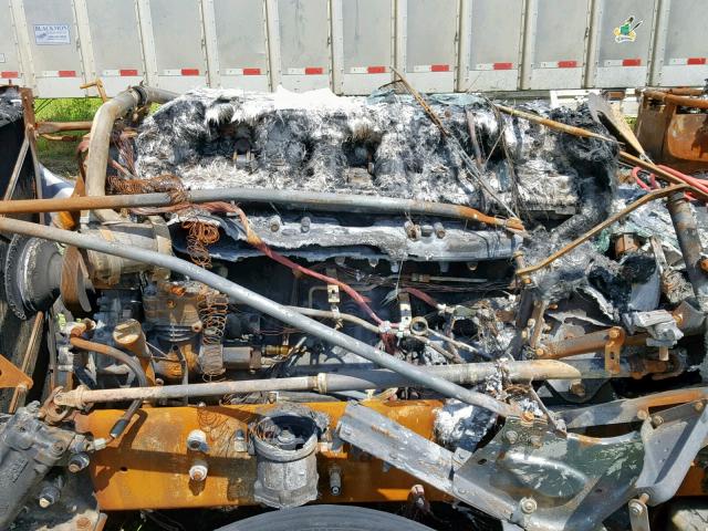 1FUJA6CKX6LW44946 - 2006 FREIGHTLINER CONVENTION SILVER photo 7