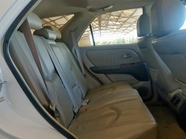 JTJGF10U010109255 - 2001 LEXUS RX 300 WHITE photo 6