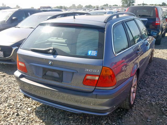 WBAEN334X2PC10462 - 2002 BMW 325 IT BLUE photo 4