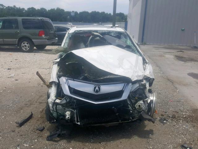 5J8TB2H25AA004499 - 2010 ACURA RDX WHITE photo 9