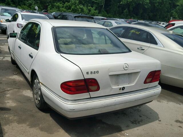 WDBJF55F7VA349492 - 1997 MERCEDES-BENZ E 320 WHITE photo 3