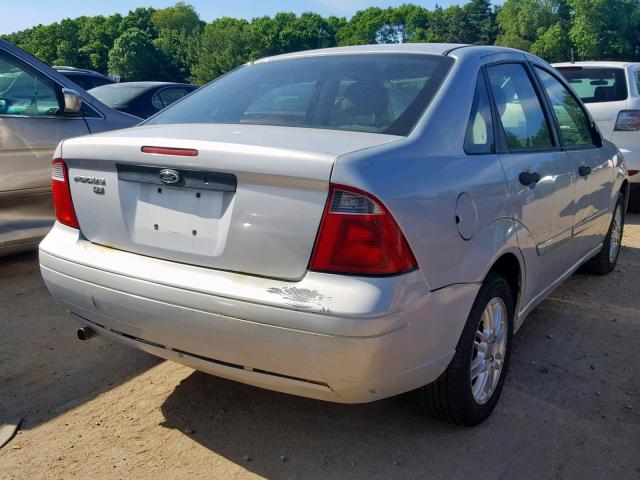 1FAFP34N17W177277 - 2007 FORD FOCUS ZX4 SILVER photo 4