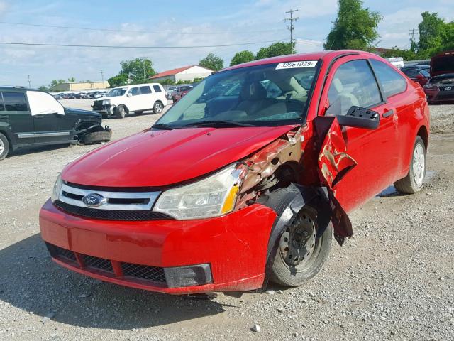 1FAHP32N38W286031 - 2008 FORD FOCUS S/SE RED photo 2