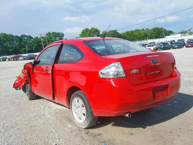 1FAHP32N38W286031 - 2008 FORD FOCUS S/SE RED photo 3