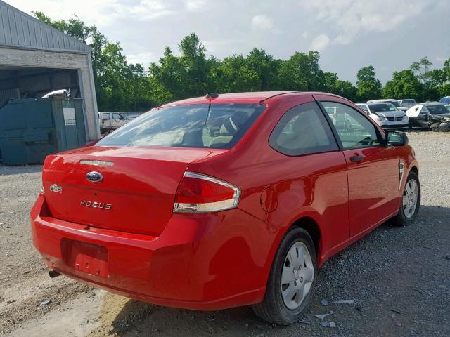 1FAHP32N38W286031 - 2008 FORD FOCUS S/SE RED photo 4