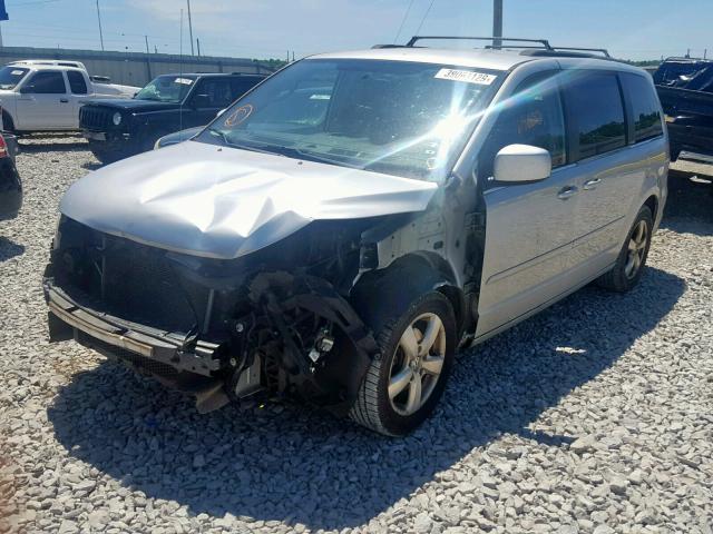 2V4RW3DG7BR804826 - 2011 VOLKSWAGEN ROUTAN SE SILVER photo 2