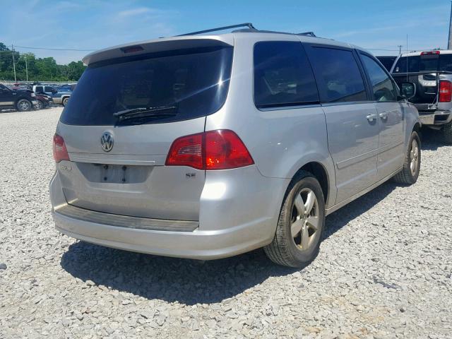 2V4RW3DG7BR804826 - 2011 VOLKSWAGEN ROUTAN SE SILVER photo 4