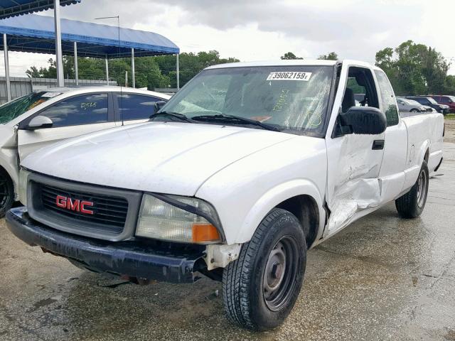 1GTCS19W318211961 - 2001 GMC SONOMA WHITE photo 2