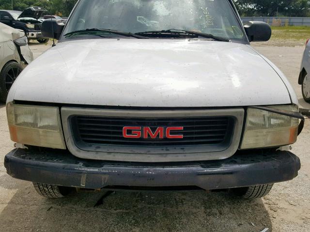 1GTCS19W318211961 - 2001 GMC SONOMA WHITE photo 9