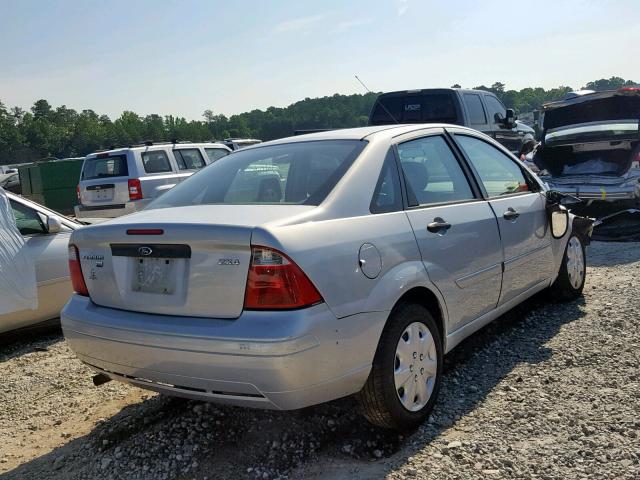 1FAFP34N35W288166 - 2005 FORD FOCUS ZX4 SILVER photo 4