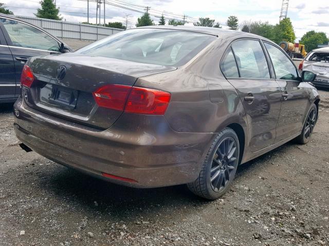 3VW1K7AJ7EM444587 - 2014 VOLKSWAGEN JETTA BASE BROWN photo 4