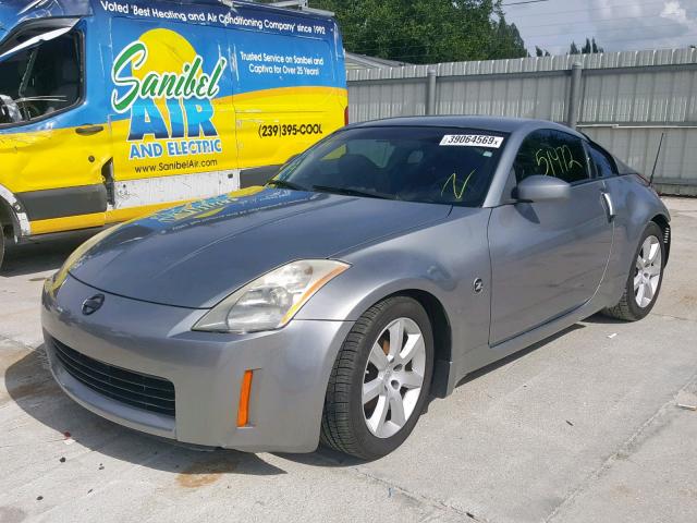 JN1AZ34D55M601805 - 2005 NISSAN 350Z COUPE GRAY photo 2