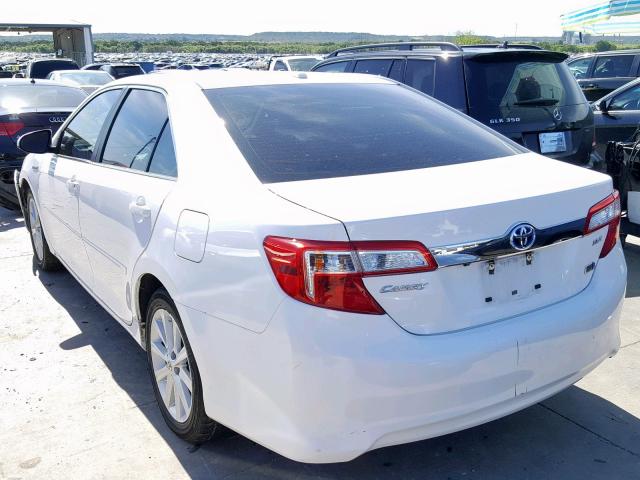 4T1BD1FK3CU058933 - 2012 TOYOTA CAMRY HYBR WHITE photo 3