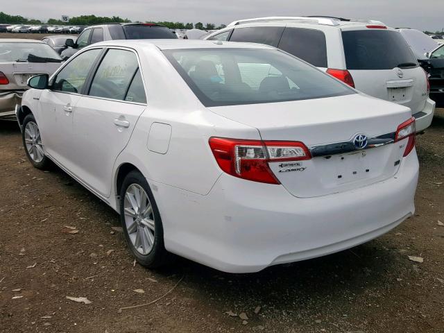 4T1BD1FK8EU129692 - 2014 TOYOTA CAMRY HYBR WHITE photo 3